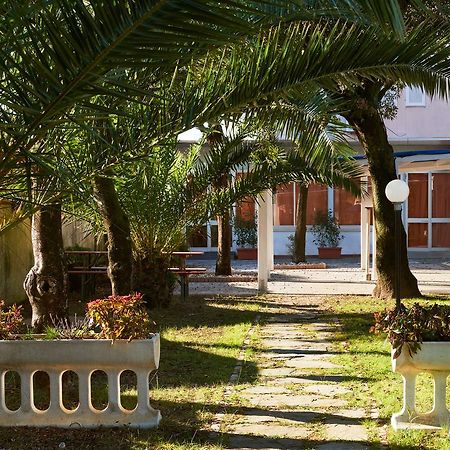 Hotel Mirage Marina di Pietrasanta Exterior photo